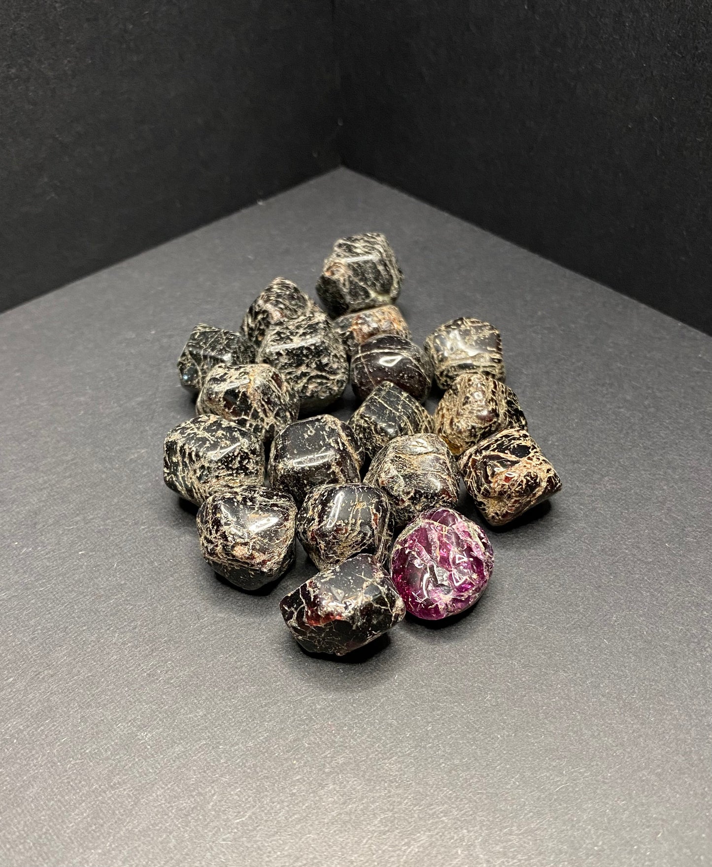 Garnet Tumbled Stones - Nymphs Nook