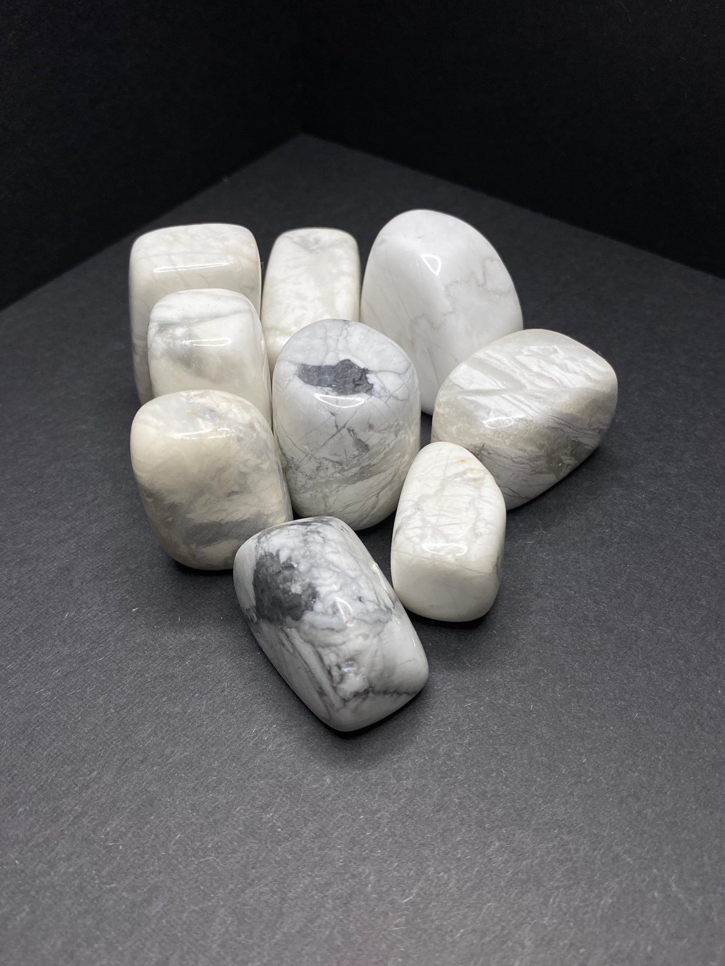 Howlite Tumbled Stones – White Marbled - Nymphs Nook